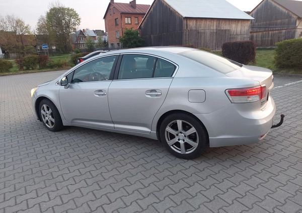Toyota Avensis cena 22900 przebieg: 216000, rok produkcji 2009 z Busko-Zdrój małe 56